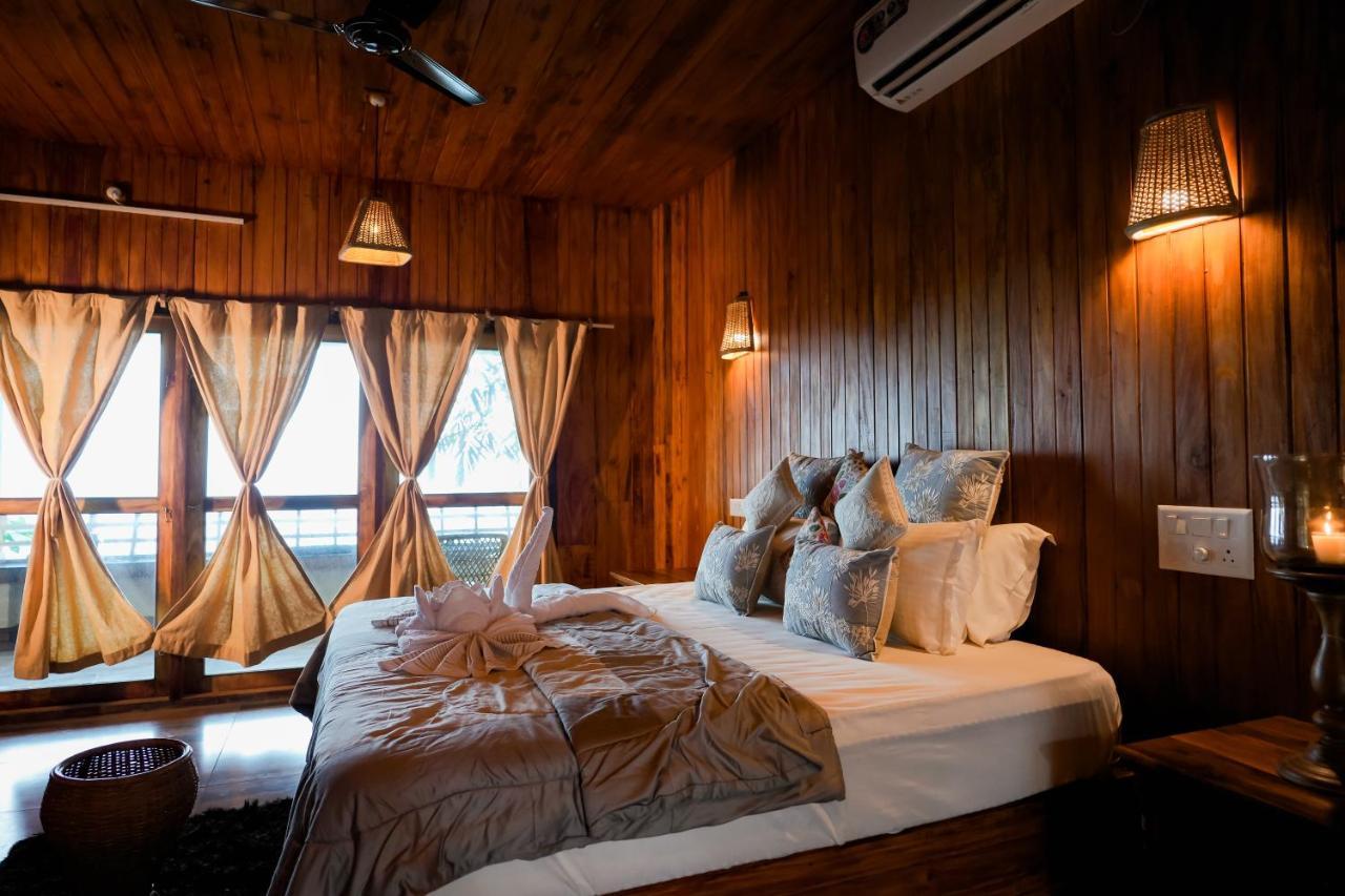 Driftwood Beach Resort Варкала Екстериор снимка